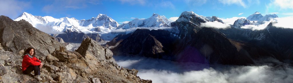 Khumjung, Nepal by Francesc Masó