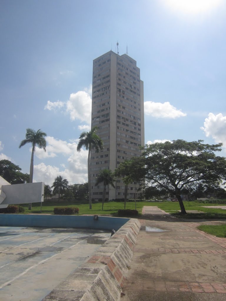 Camaguay, revolution square, 2nd tallest building in Cuba by waedelias