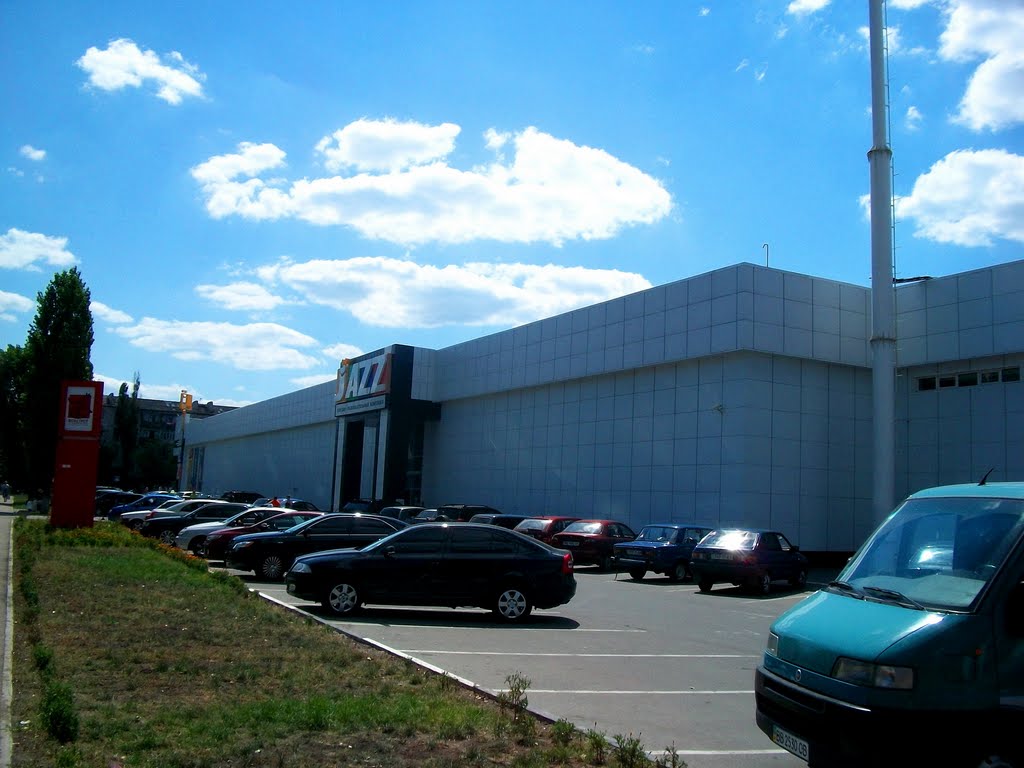 Parking of the shopping mall "Jazz", Severodonetsk by Pogromca Gašnič