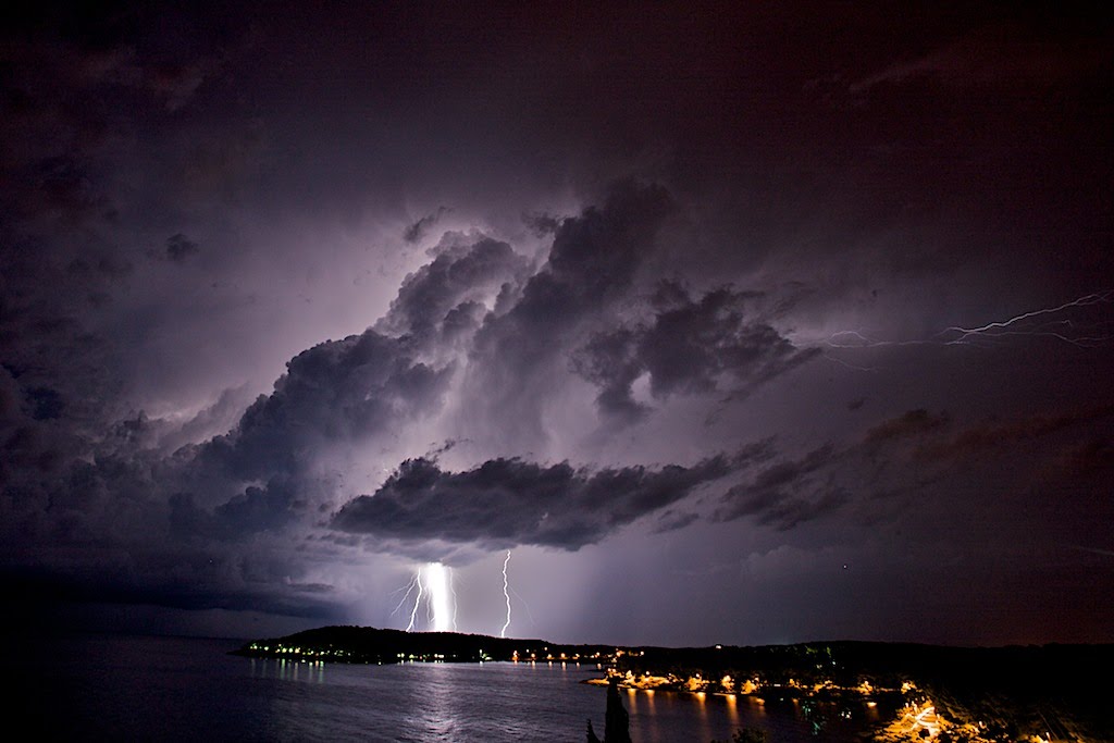 LIGHTNING - PULA - ISTRA - CROATIA by Zenn Maar