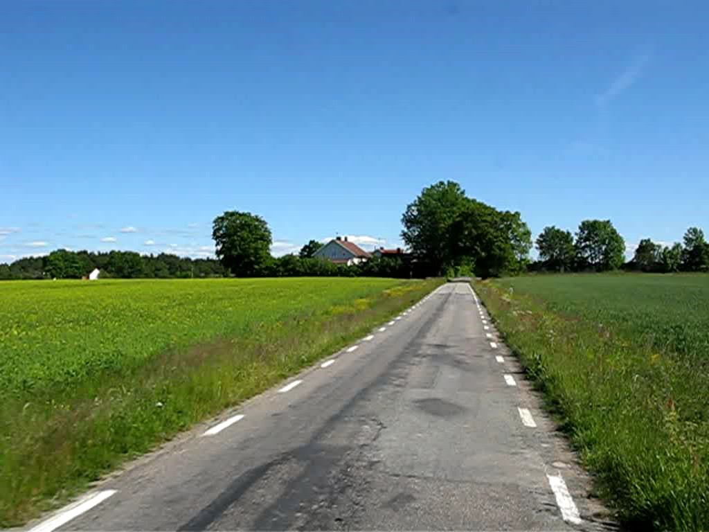 The road between Magra and Fåglum 2009 by Biketommy