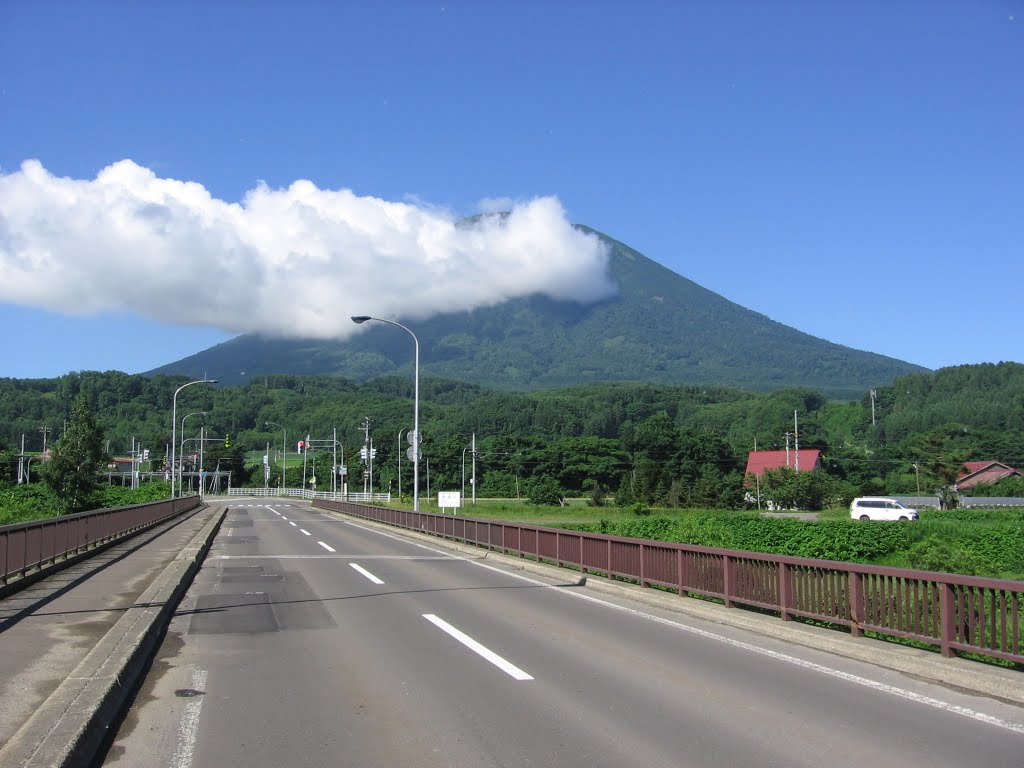 Mt. Yotei by theworkinghorse