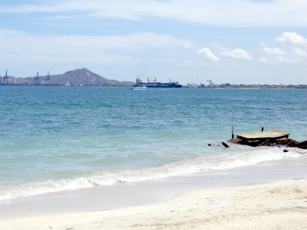 Playas de Punta Arena - Tierra Bomba by Domingo Duran Salcedo