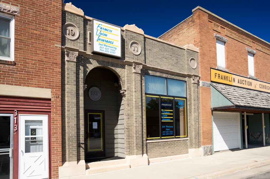 Former Downtown Bank Building (Farmers United Insurance) - built 1911 - Franklin, MN - August 26th, 2011 by mnragnar