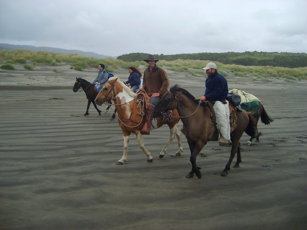 Riding in Cucao, Chiloé by bemscrack