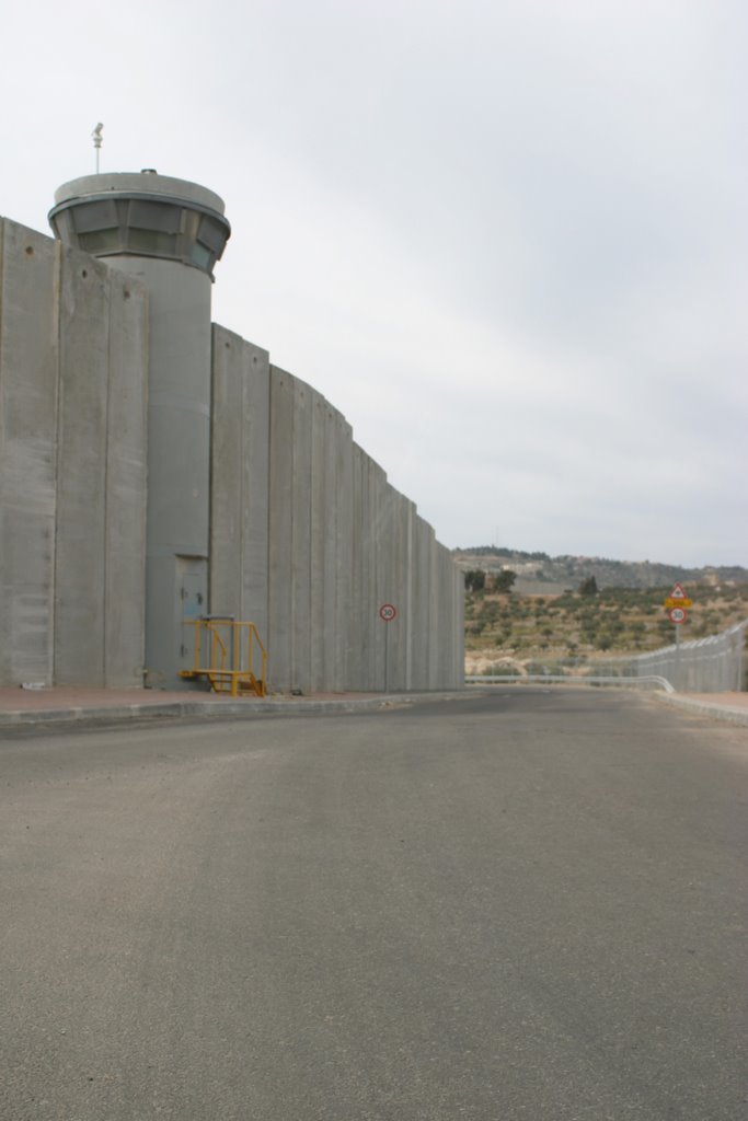 The Wall - border crossing Betlechem by michael*melech