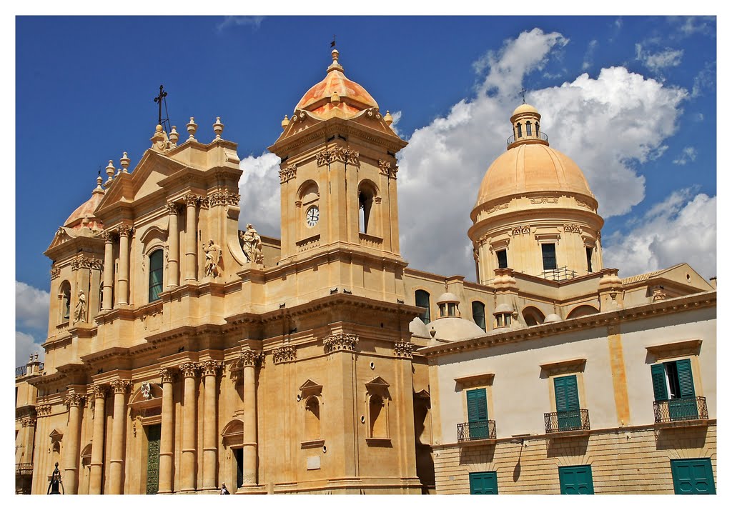 Kathedrale der "Barockstadt" Noto by Neanderthaler