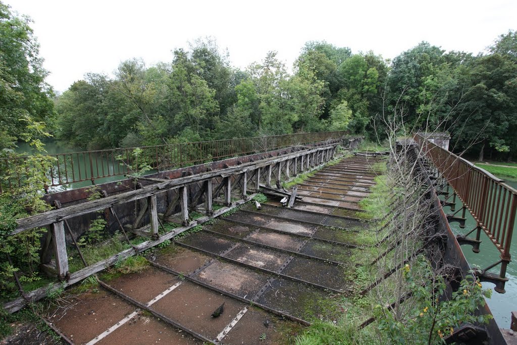 Canal de la Haute Seine by www.binnenvaartinbeeld.com