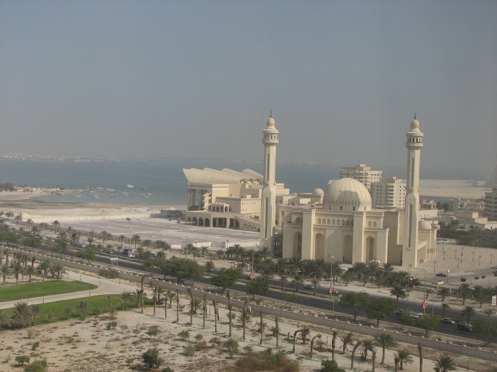 Grand Mosque, the center of Islamic studies in Bahrain (day). by Serge Achkouty