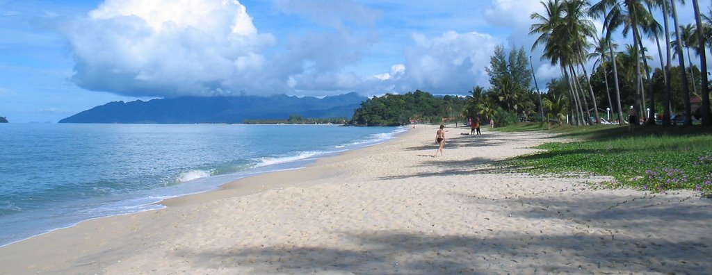 PANTAI CENANG BEACH-LANGKAWI ISLAND-MALAYSIA-NOVEMBER 2005 by Alessio Gorati