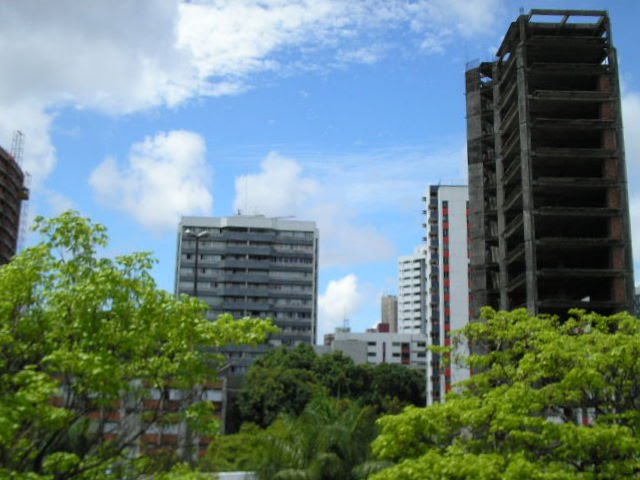 Avenida Agamenon Magalhães, Recife, Pernambuco, Brazil by Orlando de Almeida Calado