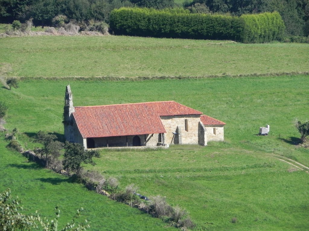 Ermita cerca de Altamira en Santillana del Mar, Cantabria, España. ( Estepa 32). by Estepa32