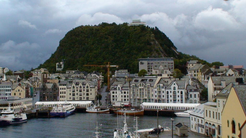 Aalesund by Vinil