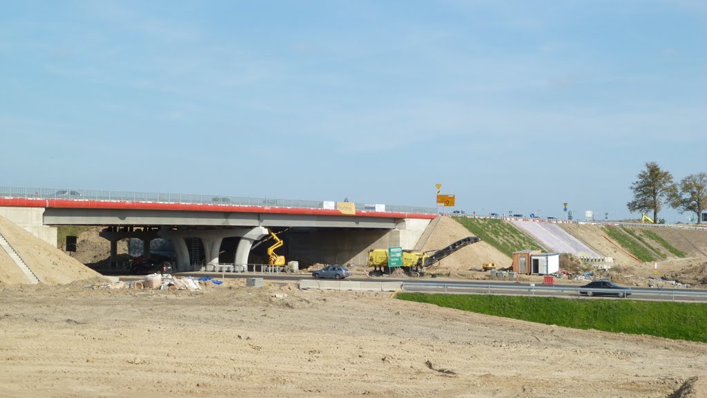 Węzeł Karczemki w Gdańsku w budowie. Nowy wiadukt w kierunku Gdańska nad obwodnicą. /Widok z SW, 25.09.11/ by PW75