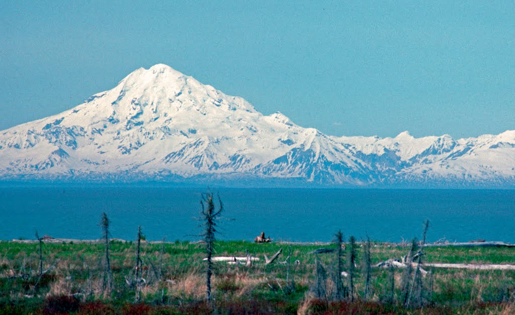 Mt Redoubt West of Cook Inlet by idahodon