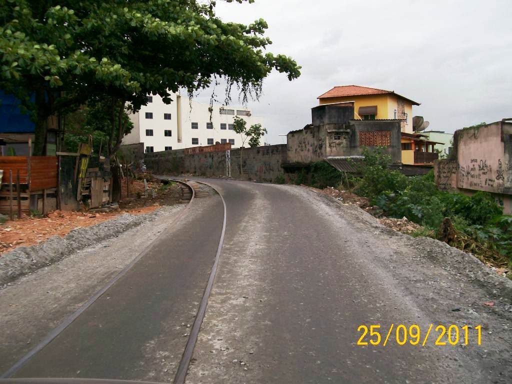 MANOEL ÂNGELO STREET IN BASE OF HILL SANTANA, CENTER, MACAÉ, RIO DE JANEIRO, BRAZIL-RYDOJ by RYD Panoramio photos