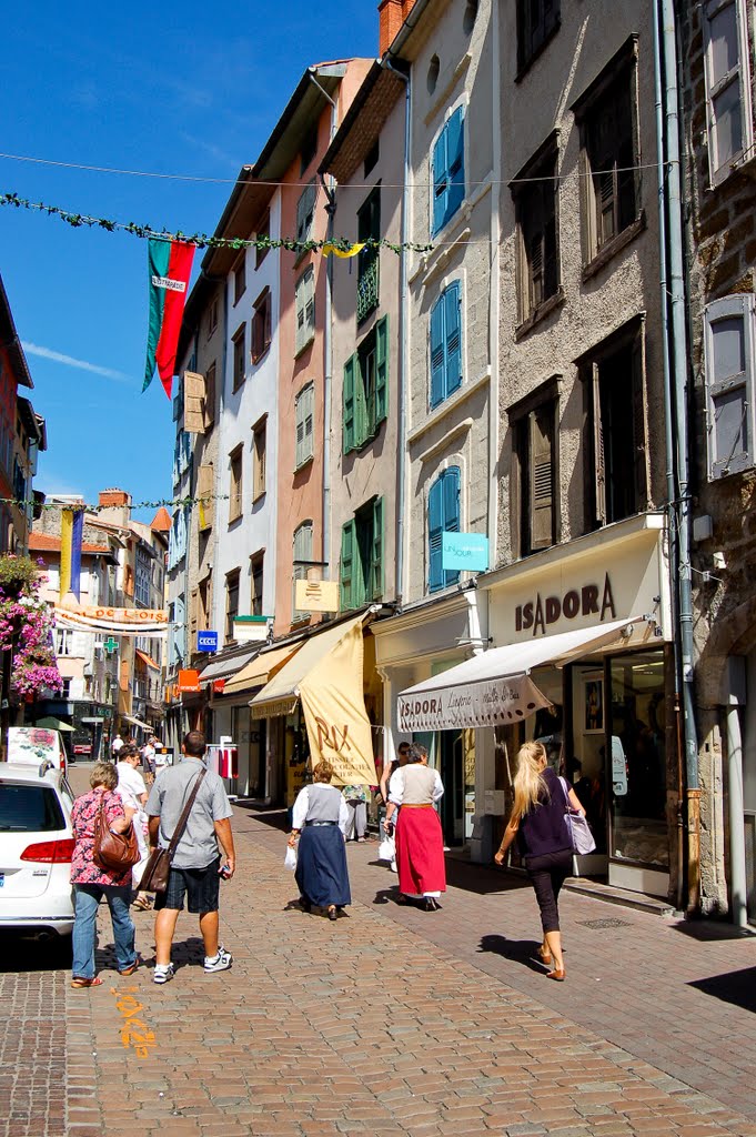 La rue Saint-Gilles au Puy-en-Velay by Bernard Bost