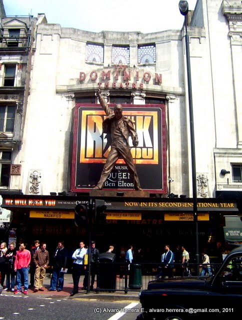 London, We Will Rock You by Alvaro Herrera E.