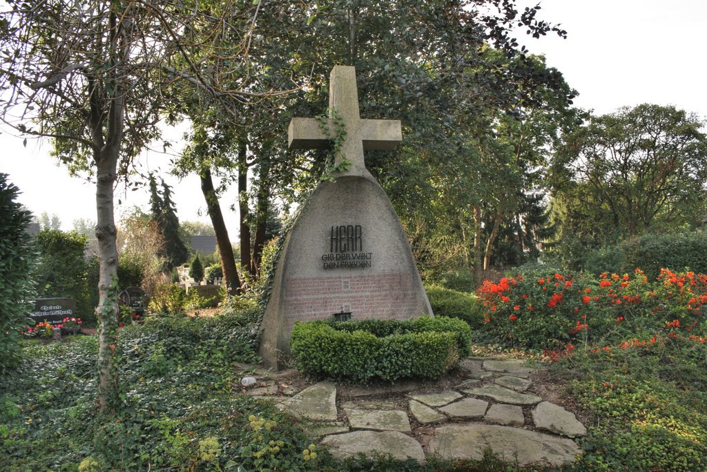 Auf dem Friedhof by christian krawczyk