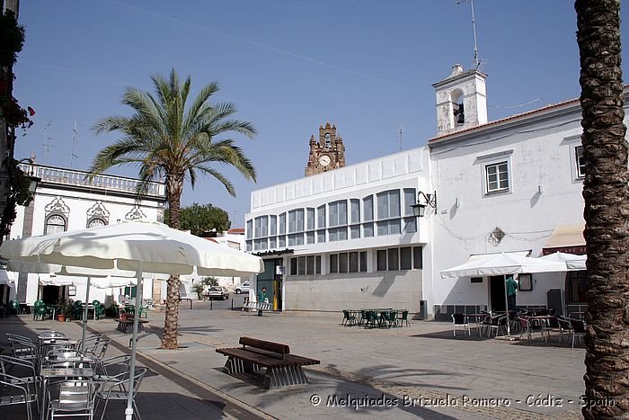 Serpa - Portugal - Plaza Ayuntamiento by Melquiades Brizuela