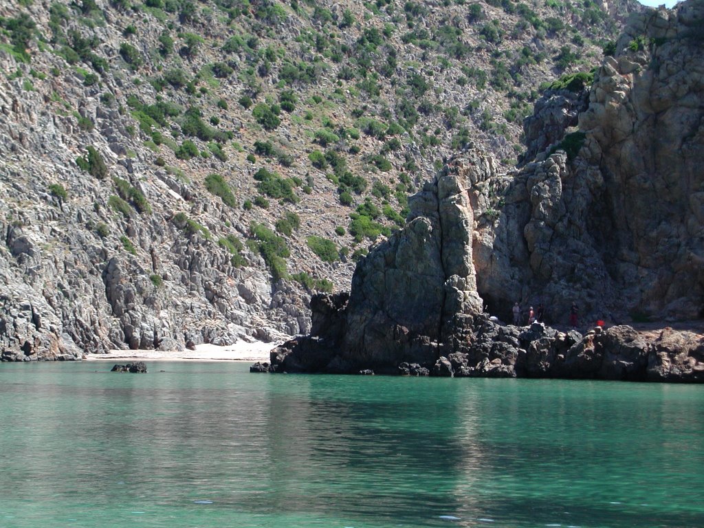 Mare smeraldo a cala domestica by doloretto