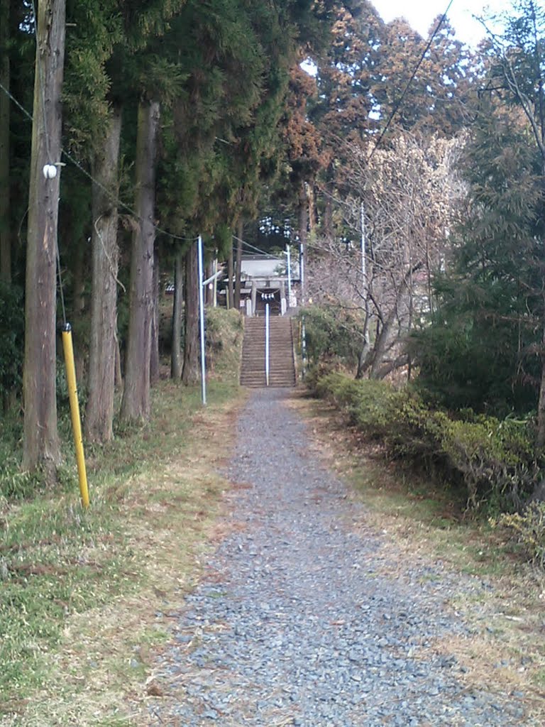 日吉神社 (鹿沼市日吉町) 隣は民家 by akayar