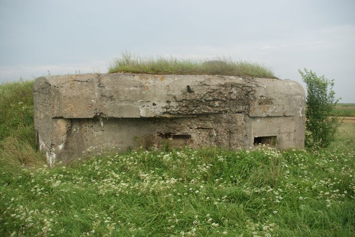 PUNKT OPORU NOWOGRÓD -SCHRON NR 8 ( URBANOID) by Łukasz Świetlik