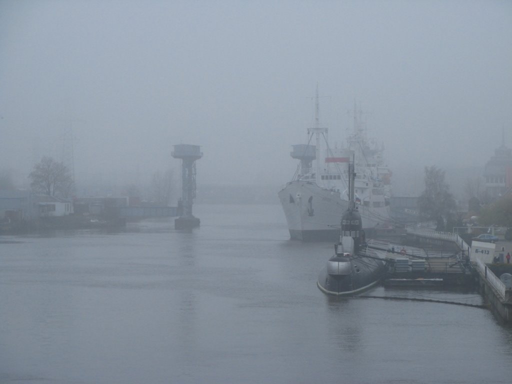 Blue mist in town. River Pregel by Тилигузов Сергей