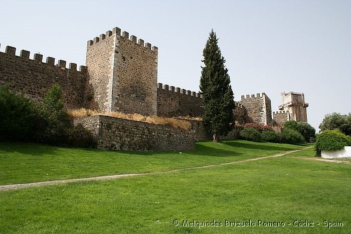 Beja - Portugal - Torre y Castillo . by Melquiades Brizuela