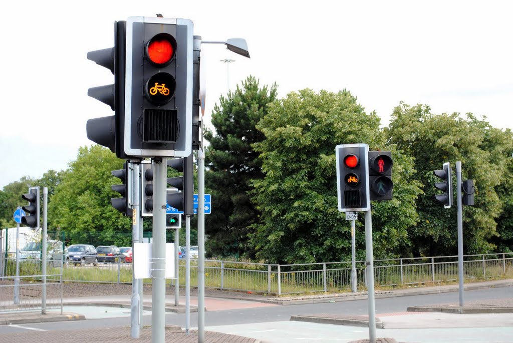 Cycle traffic light with a shutter (blind) by Alexander Kachkaev