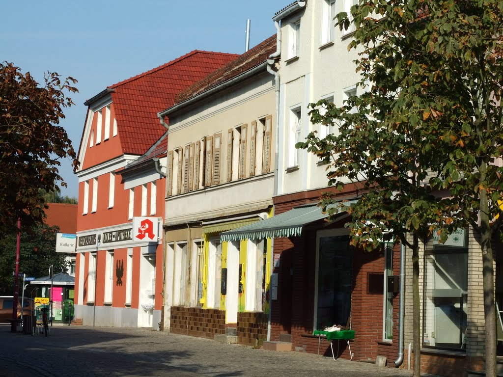 Genthin, Brandenburger Straße / Ecke Markt by minka1991