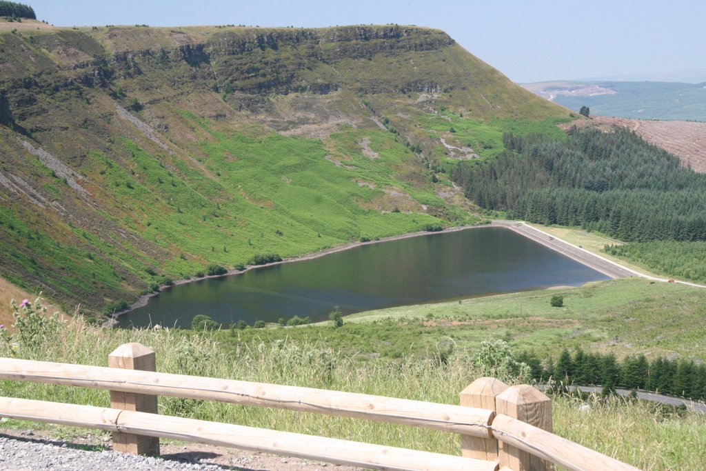 Llyn Reservoir by Mal Durbin