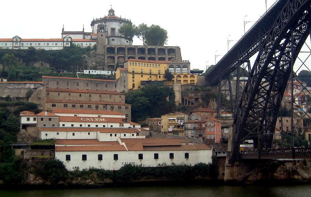 Rua Cabo Simão seen from across the river by Owen Morgan