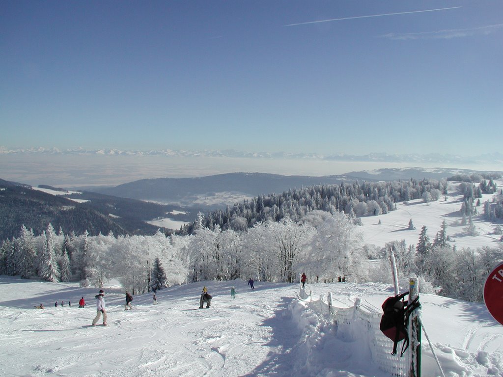 Domaine skiable du Mont d'Or - En haut de Troupezy - Vue sur la plaine suisse by Festler