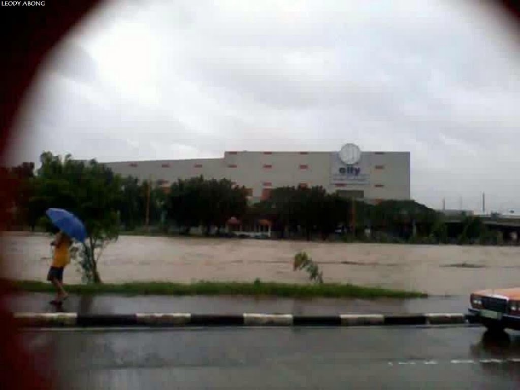 The Marikina River Overflow on Typhoon Pedring - Medium Level by Ed Abong