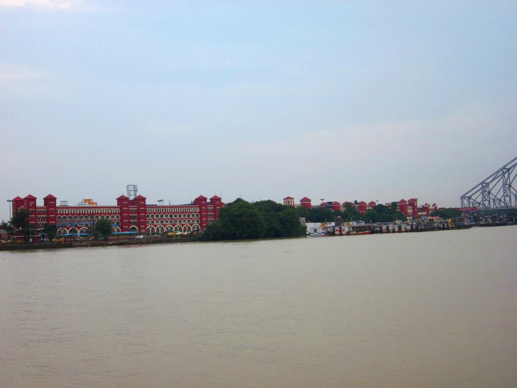 Howrah station by Piyush.Singh