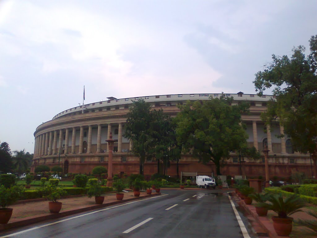 Parliament House, New Delhi by suchitaxaxa