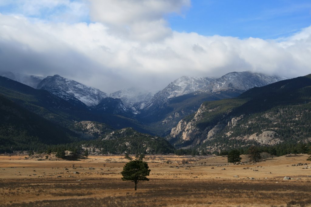 Storm moving east off the divide by Richard Ryer