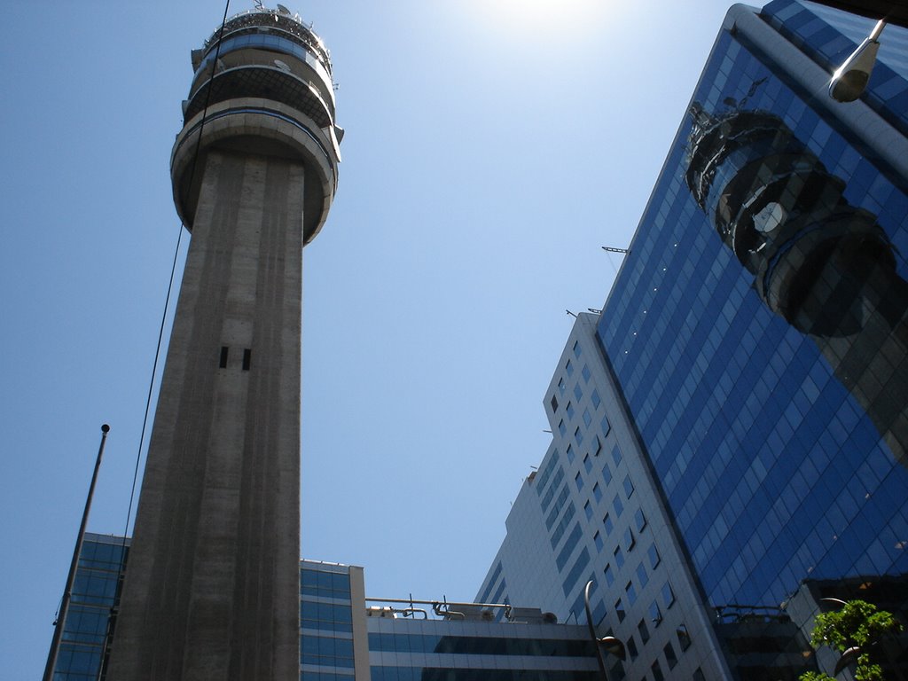 Torre Entel by Juan Cruces