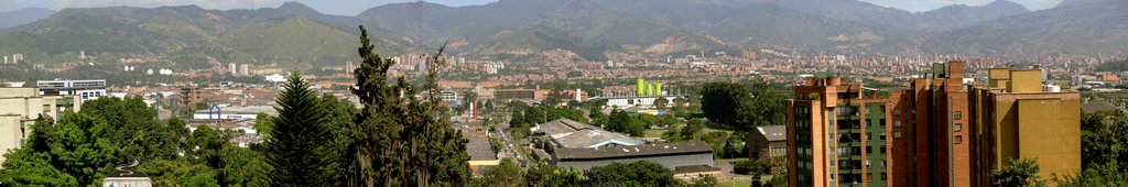 MEDELLIN PANORAMICA by Juan C.Posada