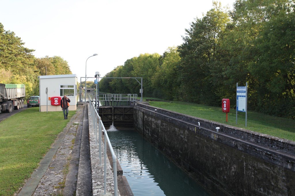 Canal de l'Aisne à la Marne by www.binnenvaartinbeeld.com