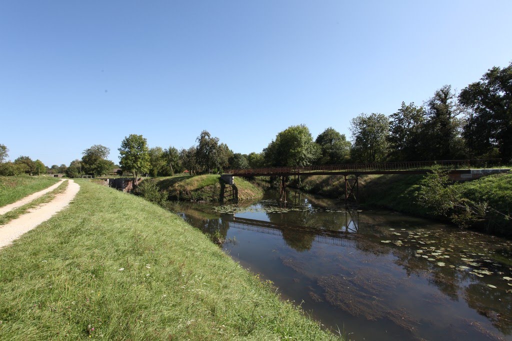 Canal de la Sauldre by www.binnenvaartinbeeld.com