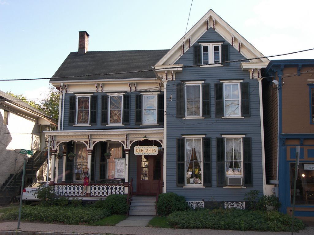 Frenchtown, NJ by Frank R Bordentown