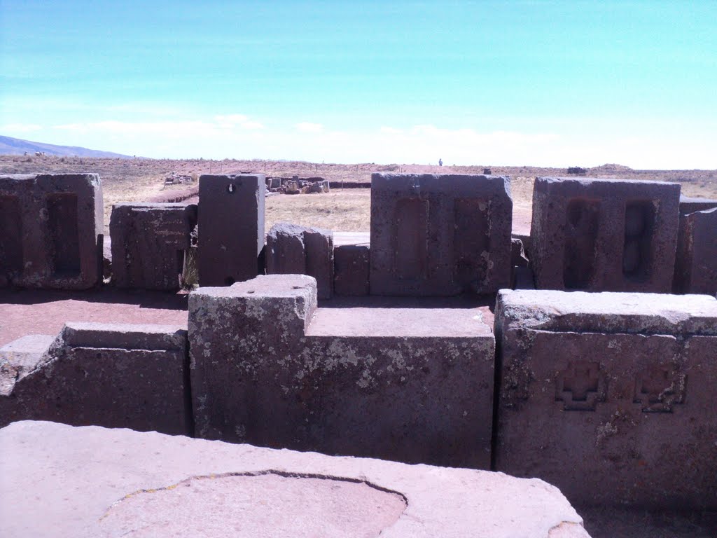 Puma Punku, Bolivia by Cristián Luengo