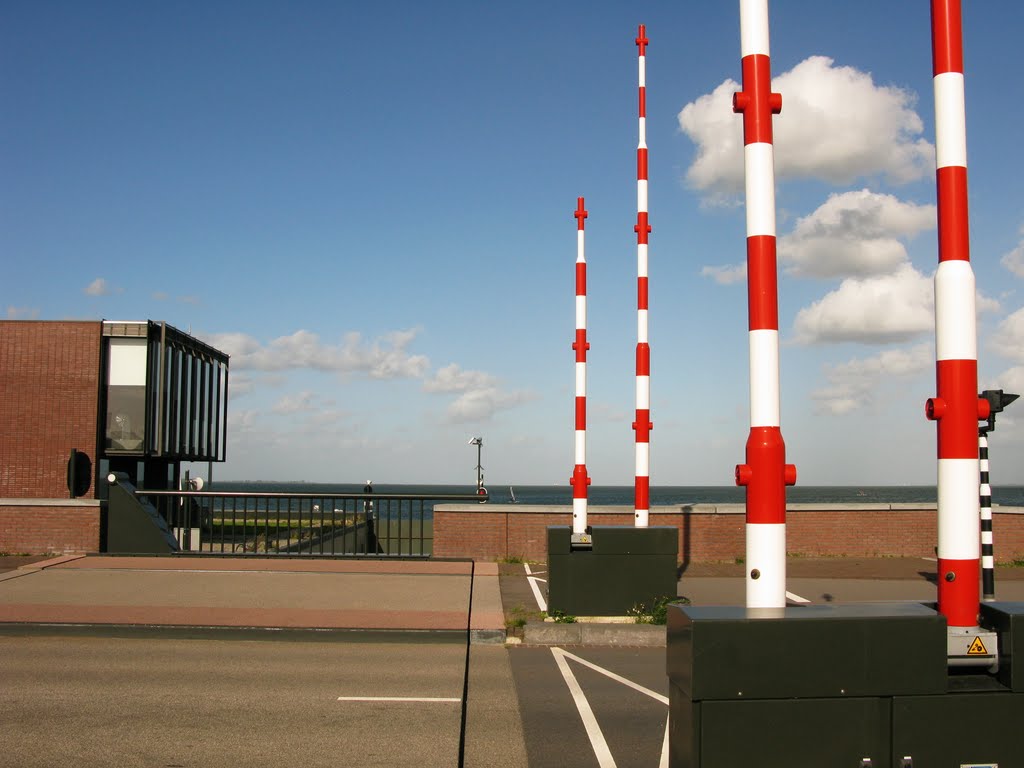 The lock of IJburg, Amsterdam by M.Kranenborg-Torn