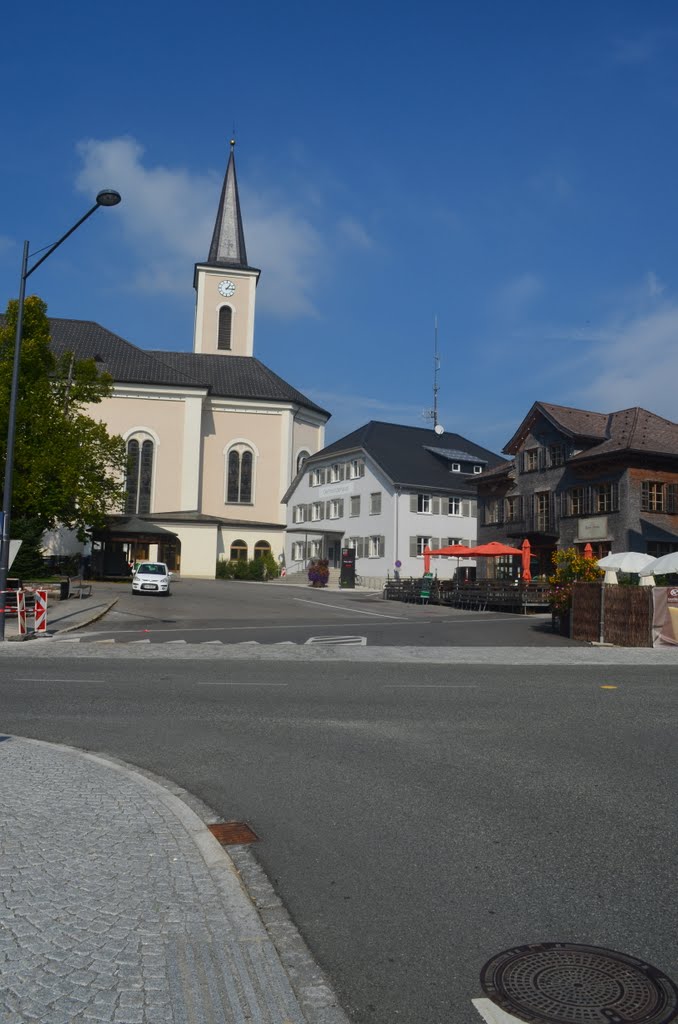 Marktplatz mit Sicht auf die Kirche by Luppo de Mare