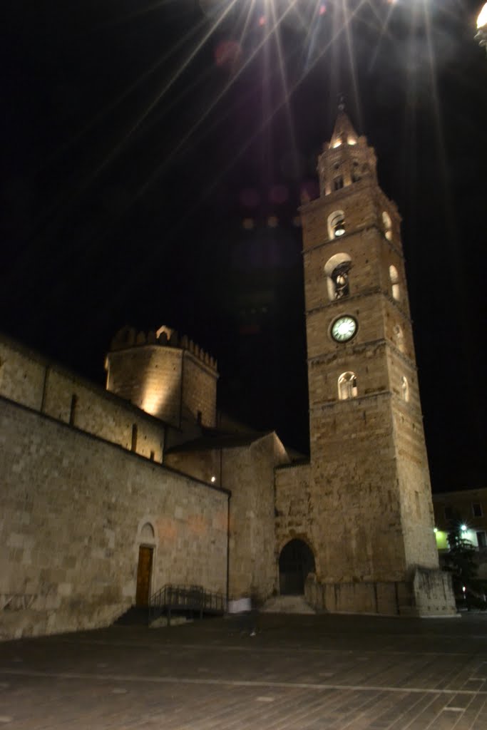 Particolare del Duomo e del Campanile da piazza Orsini by marialauracatalogna