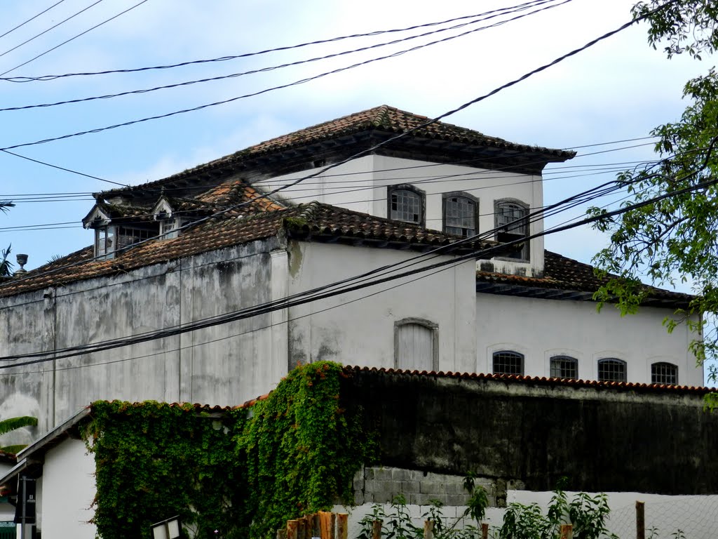 Casarão do Porto (lateral e fundos) by Maria Evelyna