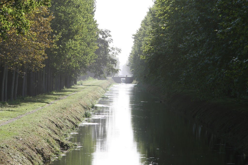 Canal de Berry by www.binnenvaartinbeeld.com