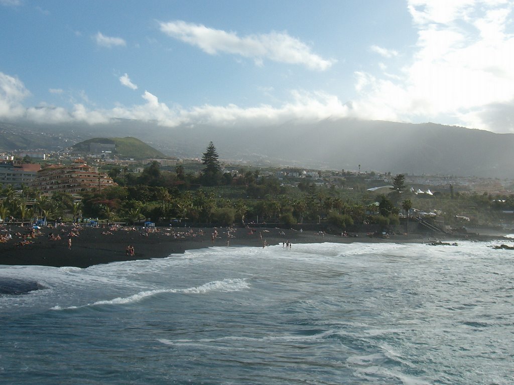 Strand von Puerto de la Cruz by Mario&Evi